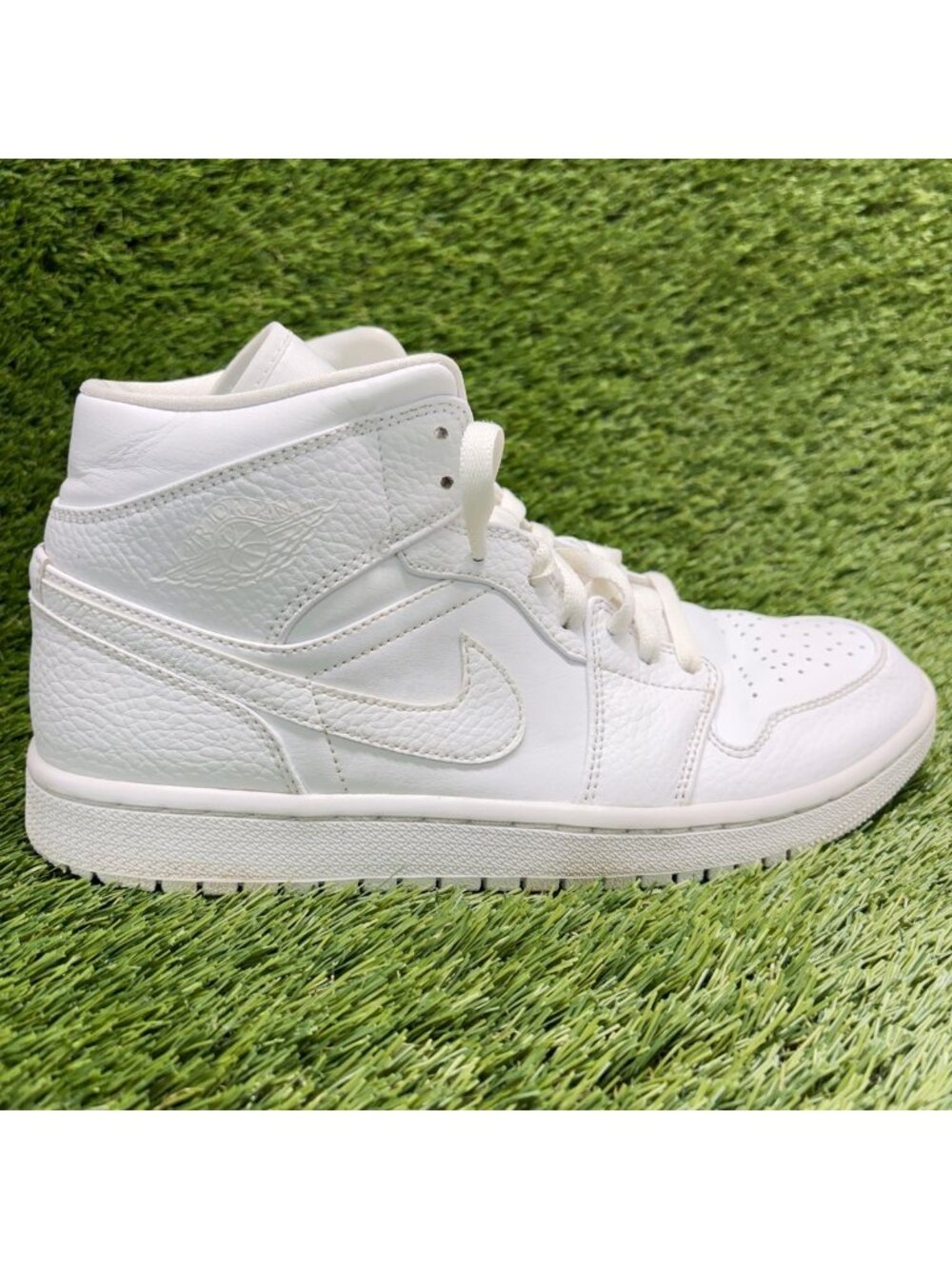 Nike Air Jordan 1 Mid Mens Size 8.5 White Athletic Basketball Shoes Sneakers